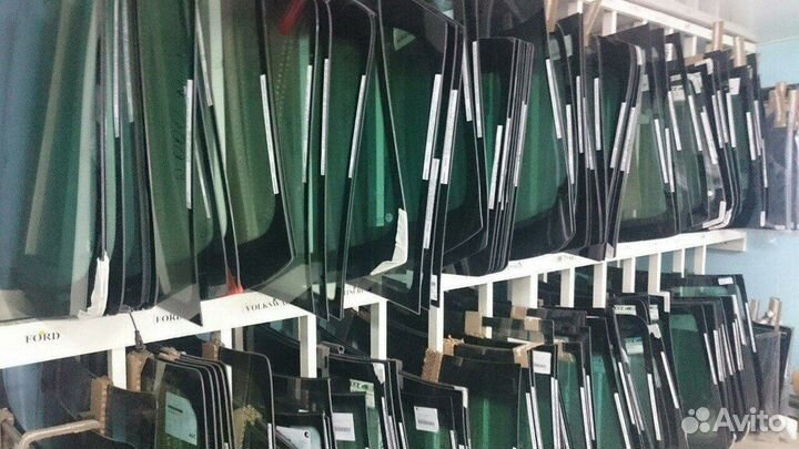 Заднее стекло на Опель Мерива 2003-2010