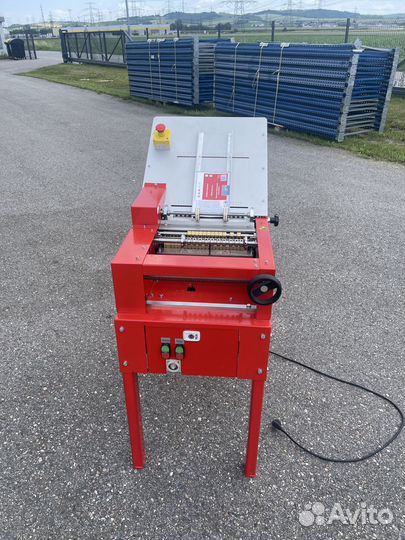 Этикетировщик на горячем клее