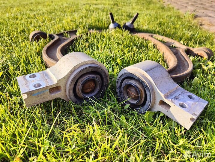 Рычаги передние Ford Explorer 5