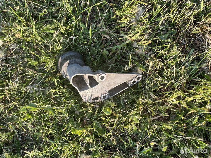 Подушка двигателя audi a6 c4