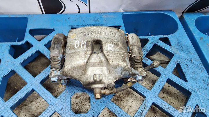 Суппорт тормозной передний правый Mazda 3 (BM/BN)