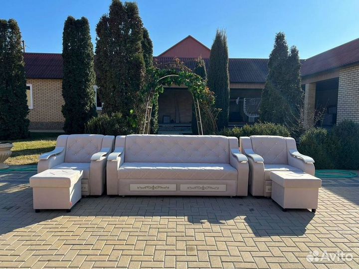 Диван с ящиками