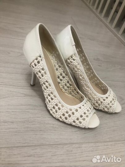 Туфли женские 37 размер белые, эко-кожа