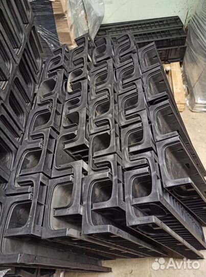 Лоток водоотводный пластиковый