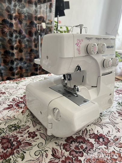 Оверлок Jaguar hq-082dw
