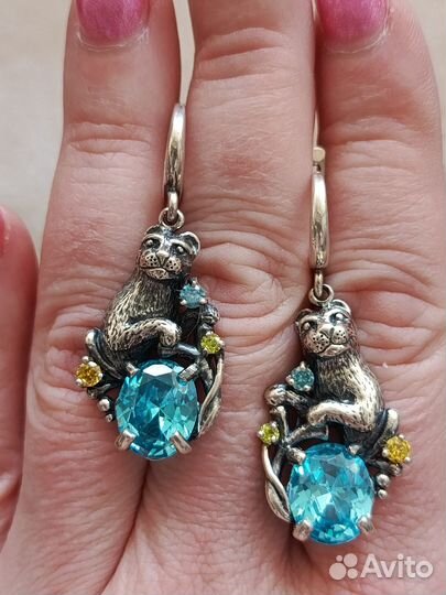 Серебряные серьги с фианитами 