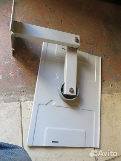 Подставка для телевизора или свч на стену