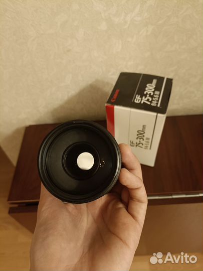 Объектив Сanon EF 75-300mm f/4-5.6 III