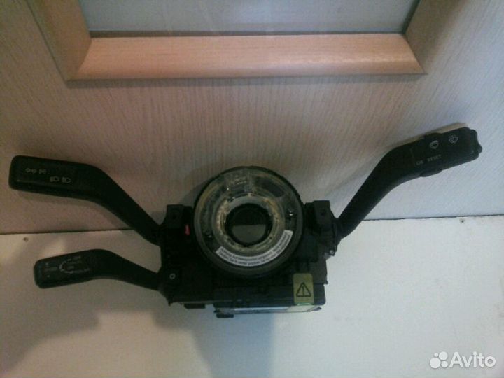 Под рулевой переключатель на VW Passat b6