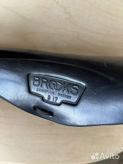 Brooks b17