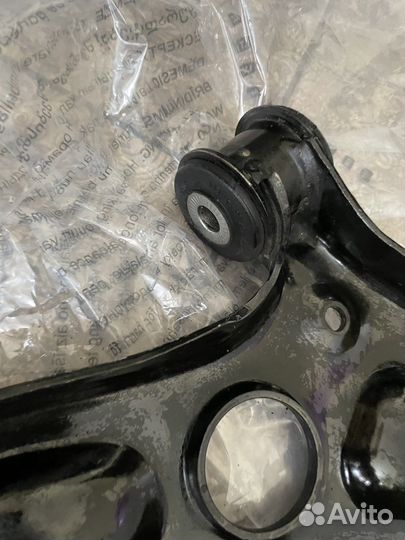 Рычаг передний левый на volkswagen jetta 7