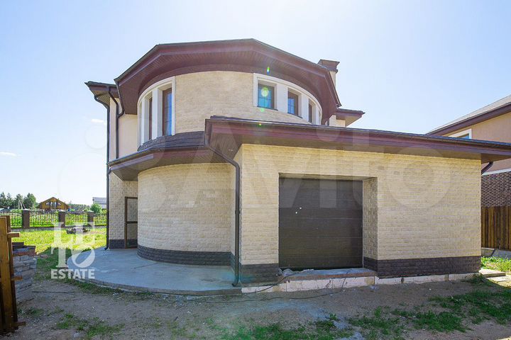 Дом 303 м² на участке 11,8 сот.