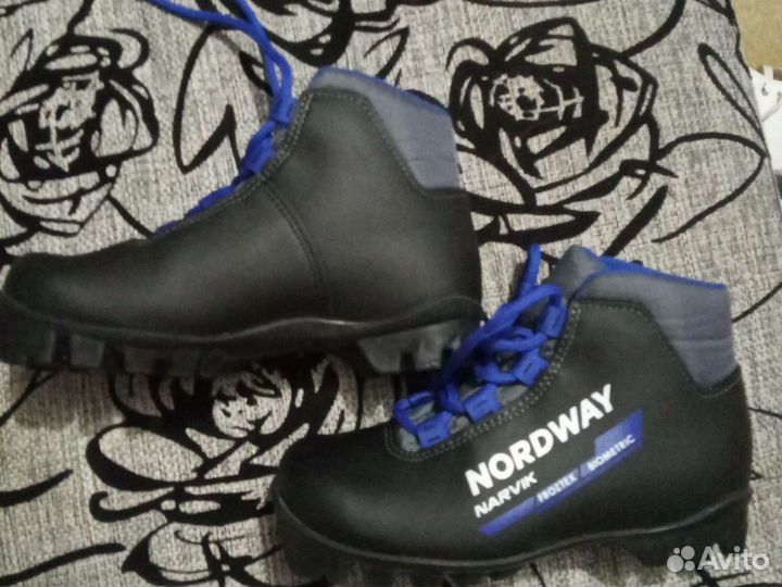 Лыжные ботинки