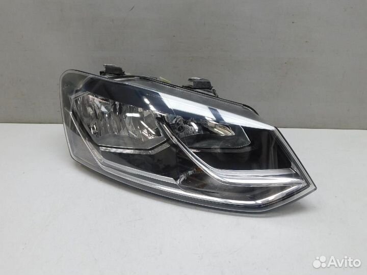 Фара правая Volkswagen Polo