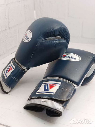 Боксерские перчатки
