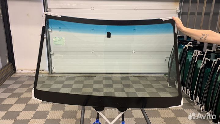 Стекло лобовое для Чери Фора