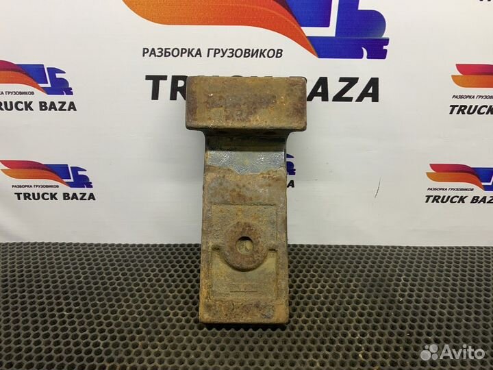 Кронштейн переднего стабилизатора правый