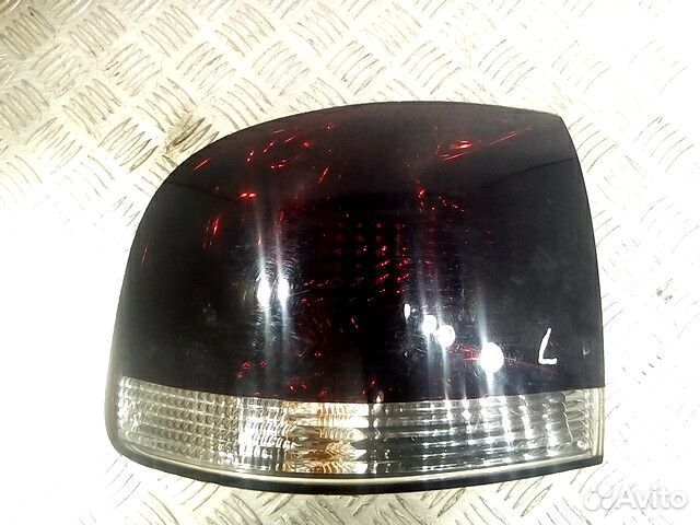 Фонарь задний левый габаритный Volkswagen Touareg