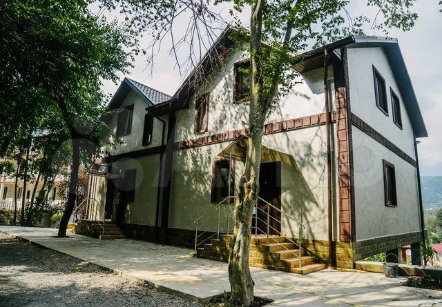 Дом 190 м² на участке 2,9 сот.