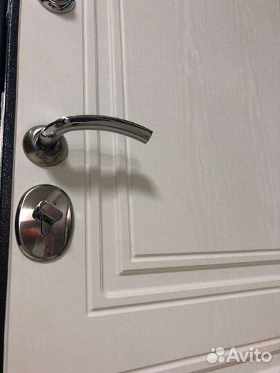 Входная дверь для улицы