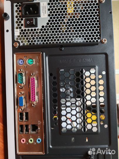 Материнская плата с процессором и блок питания