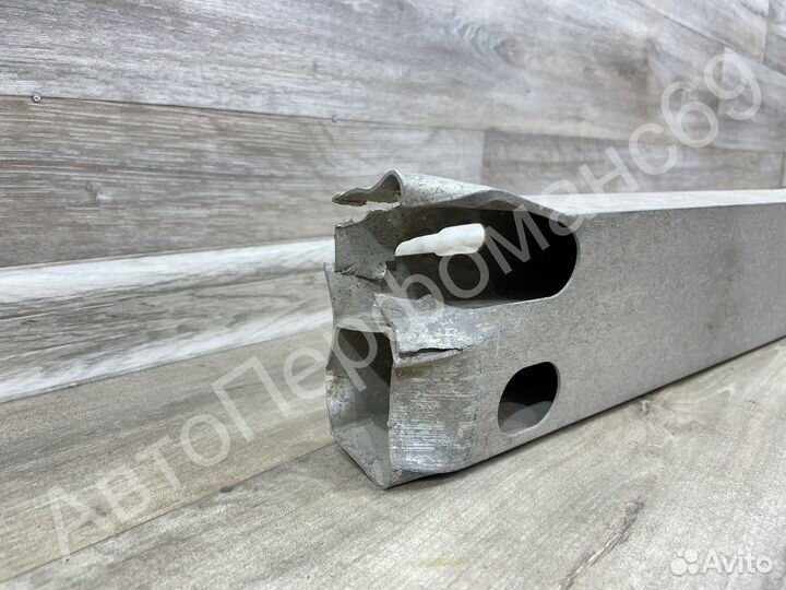 Усилитель заднего бампера Toyota Camry 50