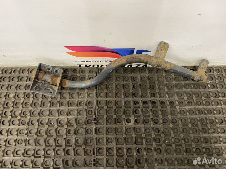 Кронштейн переднего крыла правого