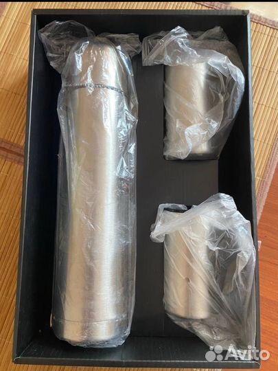 Термос 1л с кружками 350мл