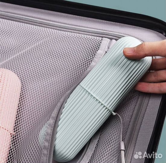 Футляр для зубных паст и щеток