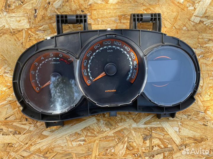 Панель приборов на LADA Xray