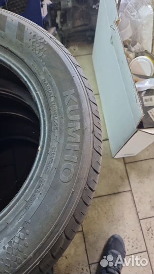 Kumho Ecowing ES01 KH27 215/60 R16 95V