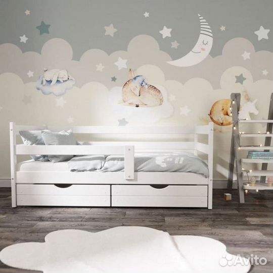 Кроватка из натурального дерева софа высокий борт