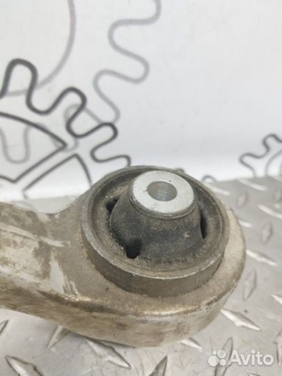 Рычаг подвески нижний правый Audi A6 C6 2.7 2010