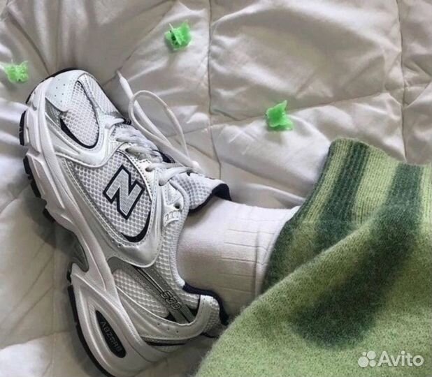 Кроссовки женские 37