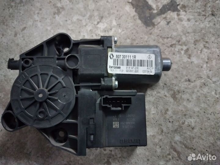 Моторчик стеклоподъёмника Renault