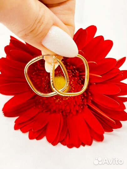 Золотые серьги Конго