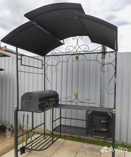 Мангал с крышей
