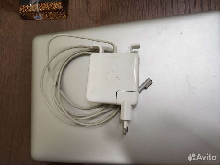 Macbook pro 13 2011, i5, 6G, ssd 256Gb