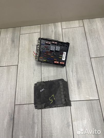 Блок предохранителей Фольксваген Пассат Б6