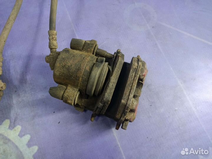 Суппорт тормозной передний Volkswagen Bora/Golf 4