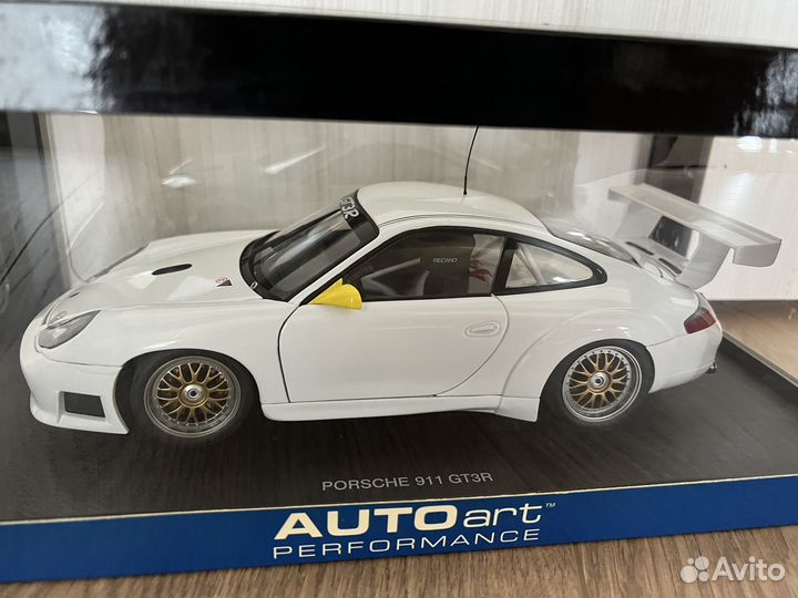 1/18 Autoart 77822 Porsche 911 GT3R (White)