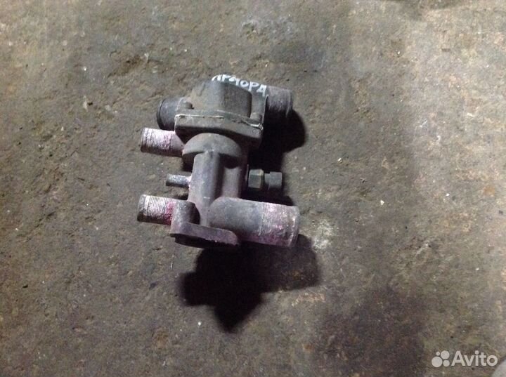 Термостат корпус ваз Приора