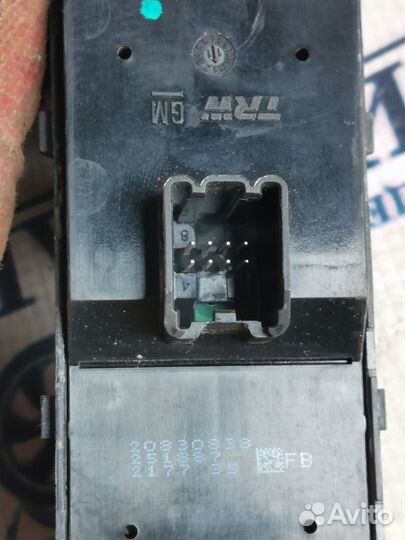 Блок управления стеклоподъемниками Chevrolet Cruze