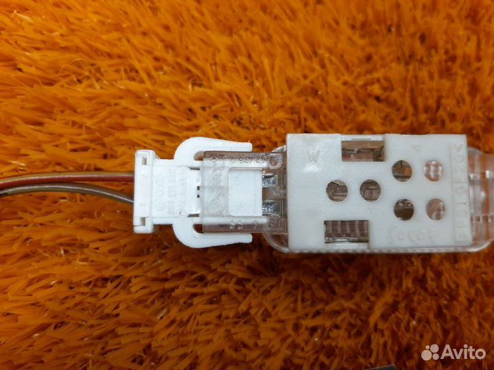 Плафон освещения Audi Q5 8R cdnc 2010