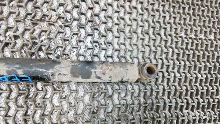 Амортизатор задний mitsubishi L200 K4T 2007