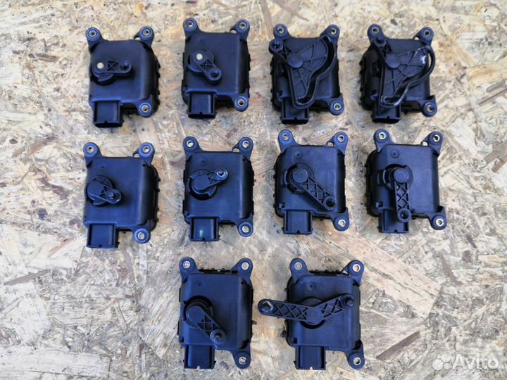 Моторчик заслонки отопителя Audi A6