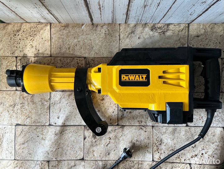 Молоток отбойный Dewalt