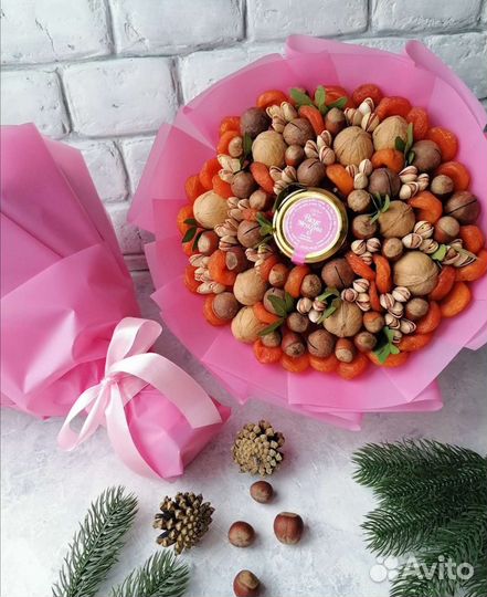 Букет из орехов. Съедобные букеты. На 1 сентября