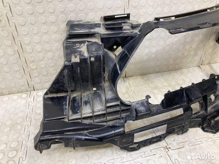 Кронштейн бампера задний левый Audi A4 B9 2015