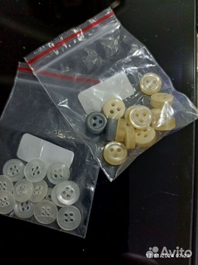 Брендовые пуговицы